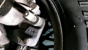 Суппорт болтается.