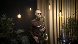 ITALODISCO - The Kolors (SAX COVER by BEARDED SAXOPHONIST)