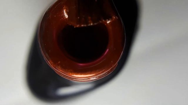 Гель-лак "Cat's eye" под матовым топом