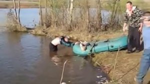 Пьяные на рыбалке   Алкаши рыбаки видео приколы