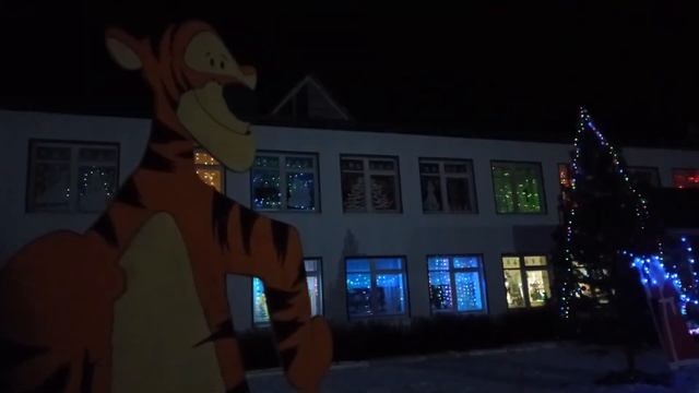Новогоднее оформление школы