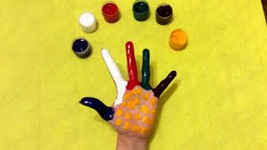 Рисуем на пальчиках Краски Детки Учим цвета Веселая песенка Красим ручки