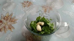 Соус к шашлыку из сметаны и зелени с чесноком в домашних условиях!