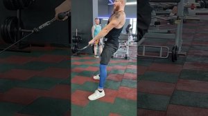 Как приседать если болит спина? - Приседания в кроссовере.