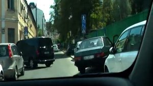 Поворот без заезда на трамвайный путь
