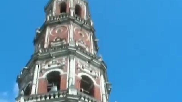 Звон колокола в Новодевичьем монастыре. Москва