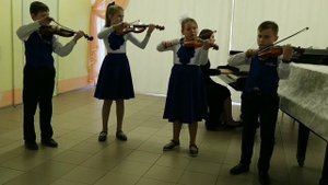 В. Шаинский "Улыбка" ансамбль скрипачей младших классов