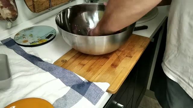 Диетическая колбаса. Индейка и телятина своими руками. Diet sausage. Turkey and veal at home! смотреть онлайн