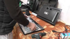 Benq T2210HD НЕ ВКЛЮЧАЕТСЯ ВЫСОХШИЕ ЭЛЕКТРОЛИТЫ РАЗБОРКА. РЕМОНТ.