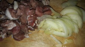 Жареное мясо с луком