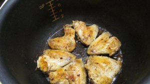 Куриные крылья с картофелем в мультиварке