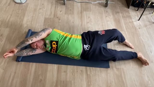 ЗАРЯДка не вставая с кровати! Заходи и заряжайся! смотреть онлайн