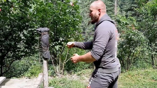 Макс Дедик | Отработка ударов на макиваре