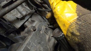 Снятие АКПП 4l60e без сервиса и подъёмника.