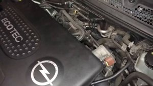 Opel Astra j 2012 года выпуска. Странный звук под капотом при открытии и закрытии дверей.