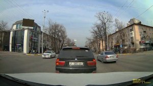 Кыргызстан. Бишкек. Проспект "Чынгыза Айтматова" из окна автомобиля.  @autotravel7131