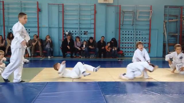 Атестація 10 кю (дитяча група). Тернопіль 22 травня 2016 р. смотреть онлайн