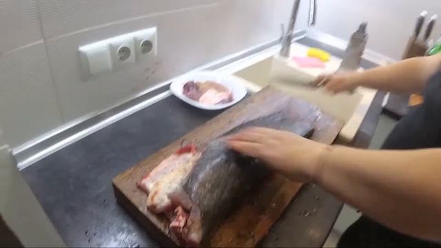 СОМ. ШАШЛИК ІЗ СОМА. СМАЧНИЙ РЕЦЕПТ СОМА. СОМ на багатті. Стейки із СОМА. смотреть онлайн