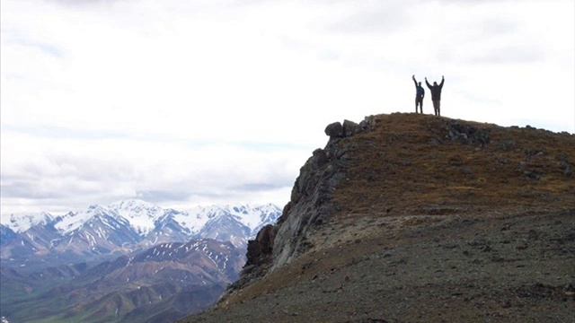 Муж поет для жены свою авторскую песню. смотреть онлайн