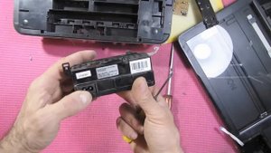 разбираю Epson Stylus SX 125 на части и смотрю что можно отложить в работу 1 часть