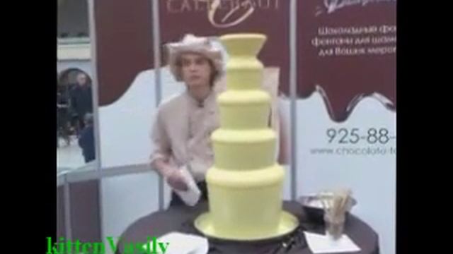 Шоколадный фестиваль в Москве. Белый шоколадный фонтан смотреть онлайн