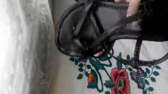 Как переделать-преобразить старую обувь-босоножки