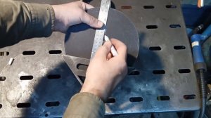 Самодельный центроискатель для круглого и квадратного.