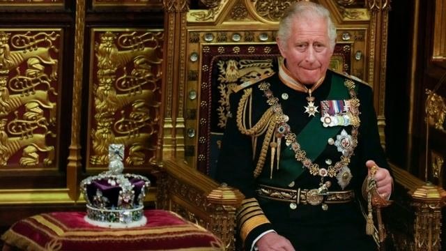 LONDON BRIDGE HAS FALLEN (HM QUEEN ELIZABETH II 1926 -2022)