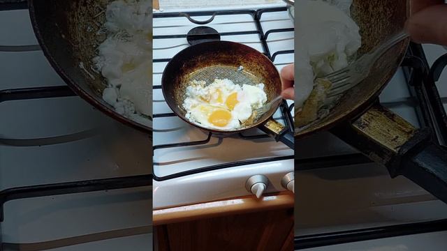 яйца почему пенятся всегда и каждый день