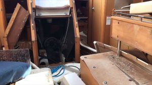 2. Яхта Jeanneau Sun Odyssey 44i 2011г., разбитая, но выжившая, после урагана “Ирма“