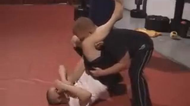 Armbar Transition From a Triangle Choke смотреть онлайн