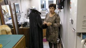 Ушить шубу из норки , из расклешенной в прямую  . Переделать воротник . Дополнить  поясом . Шуба 8