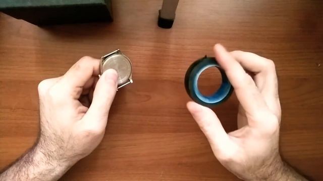 Как поменять батарейку в часах? И что нужно, чтобы закрыть потом крышку! смотреть онлайн