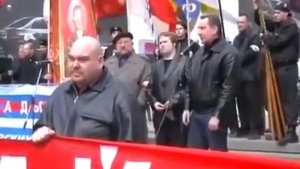 Дмитрий Рогозин зигует на русском марше в 2007 году