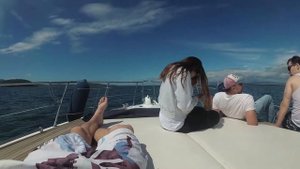 Прогулка на яхте Владивосток остров Русский "Отдыхаем хорошо"