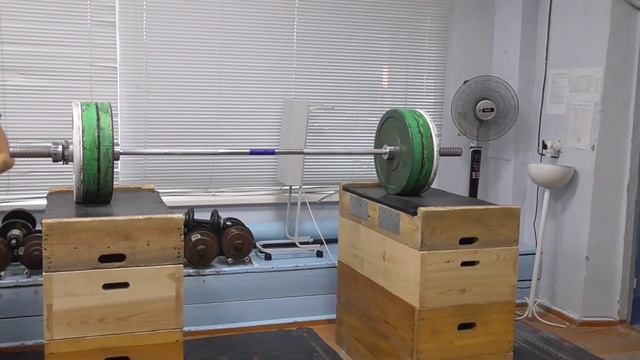 Шумихин Артур, 14 лет, вк 45 Толчок с высоких плинтов 75 кг Есть личный рекорд! смотреть онлайн