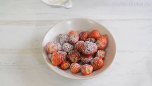 Пирог "КЛУБНИЧНОЕ ОБЛАЧКО" ❤️ Простой ПИРОГ с КЛУБНИКОЙ к Чаю Вкусная Домашняя ВЫПЕЧКА Готовим Дом