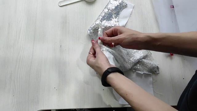 Как сшить нарядное платье из фатина с пайетками "Таисия" смотреть онлайн