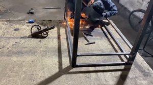 ОЧЕНЬ ПРОСТО! Небольшой обеденный стол своими руками! #diy #лофт #своимируками #стол