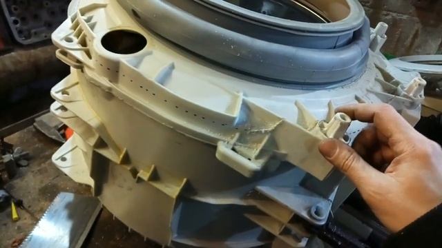 Хотпоинт Аристон, распил и пайка бака, замена развалившегося подшипника.