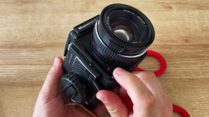 How to use the Mamiya M645 1000S in 3 minutes