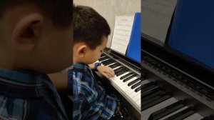 игра на фортепиано "На льду" В. Красев