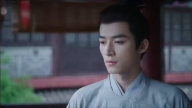 Понял что она влюблена уже другому парню.?? дорама #историядворцаКуньнин смотреть онлайн