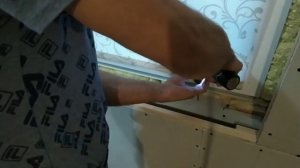 ставлю пластиковый подоконник в деревянном доме