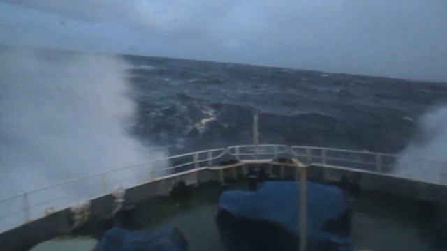 шторм на промысле в северных морях смотреть онлайн