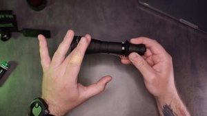 КРЕПКИЙ ПОДСТВОЛЬНЫЙ ФОНАРЬ - ARMYTEK PREDATOR PRO