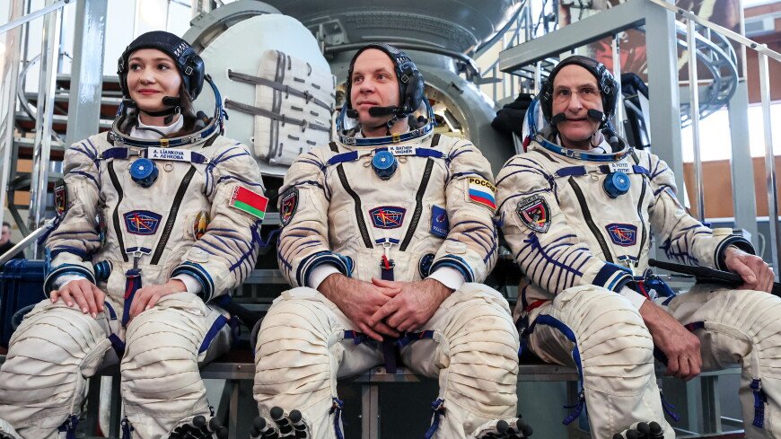 Экипажи 21-й экспедиции МКС прошли итоговые испытания перед полетом