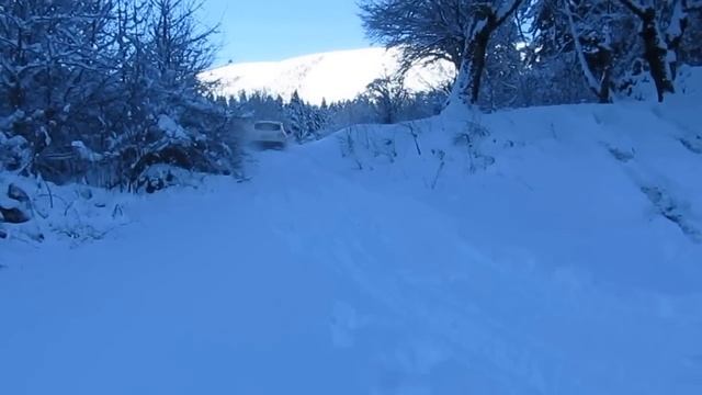 Snow Off-Road with 4x4 Nissan Qashqai