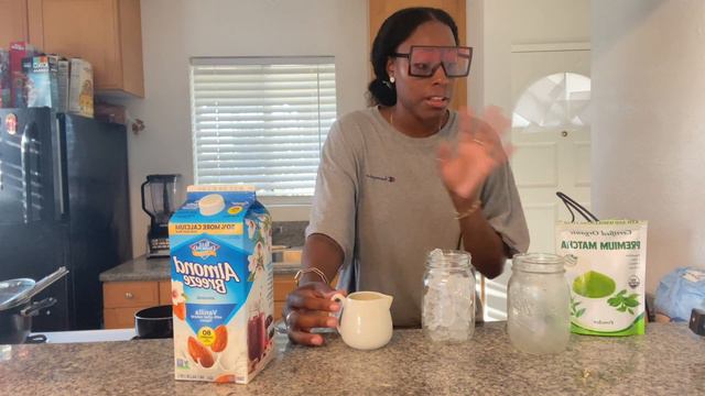 HOW TO MAKE A GHETTO MATCHA LATTE/ MY VERSION смотреть онлайн