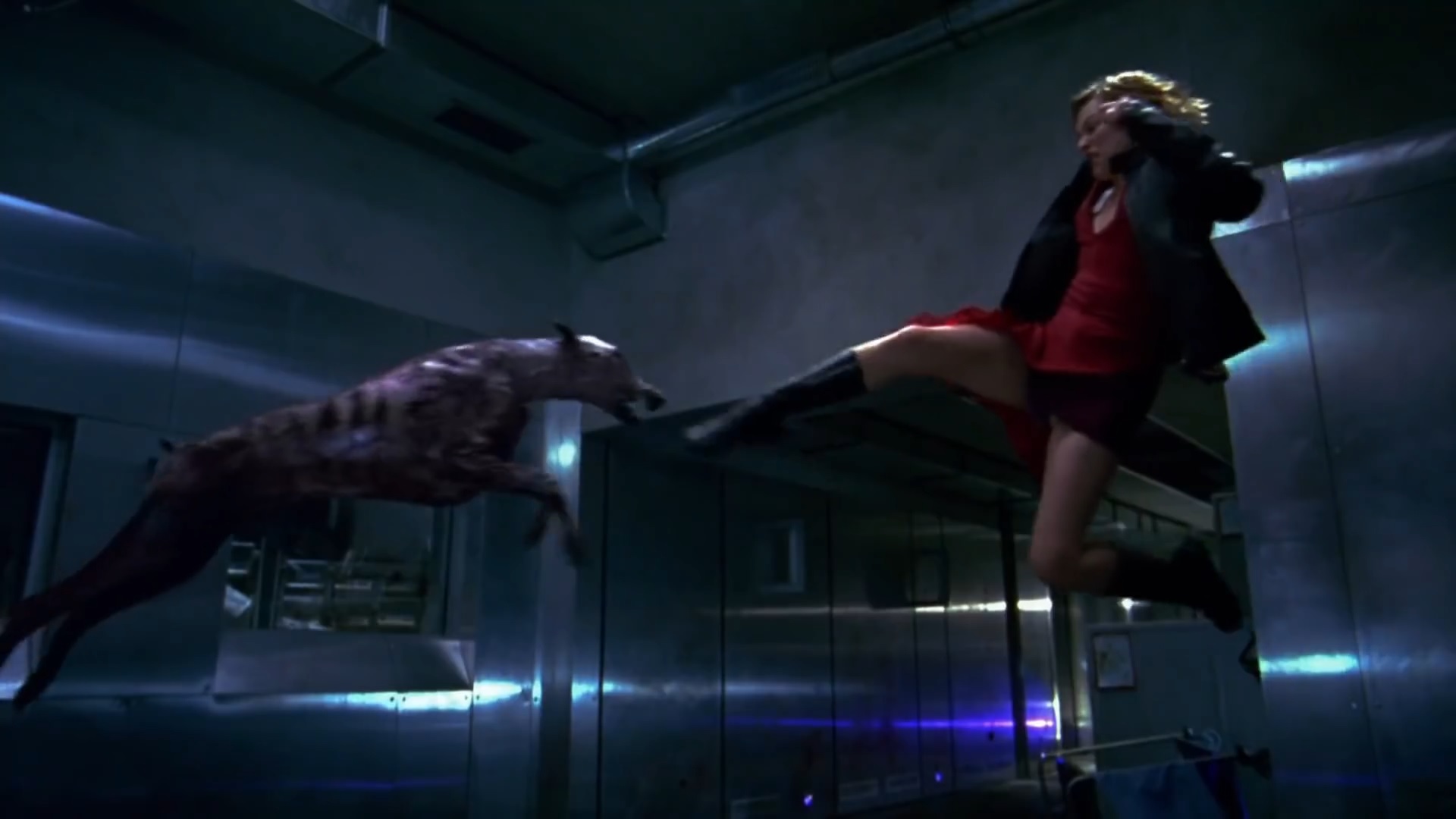 Resident Evil (2002) Trailer смотреть онлайн